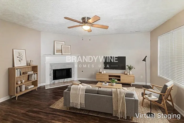 4 bed, 2.5 bath, 1832 sqft, $2,160 — Photo 3