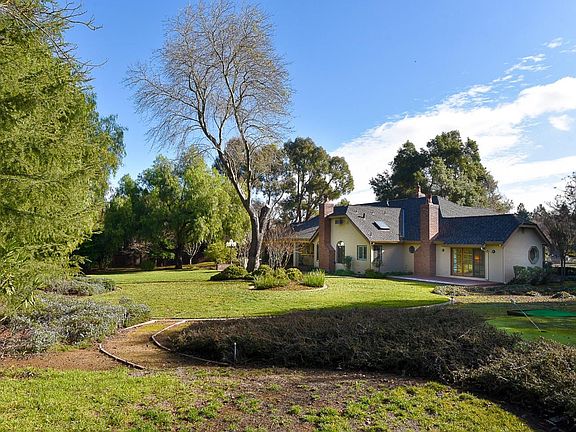 4th image of 16467 Oak Glen Ave