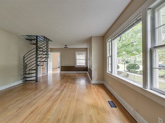 5th image of 1306 Stonewall Blvd