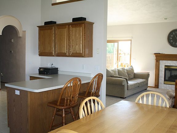 Kitchen
						:
						Kitchen / Dining / Living Room