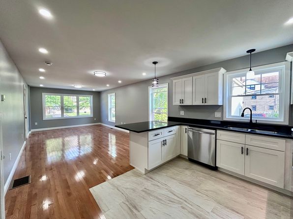 577 Prairie Ave #1