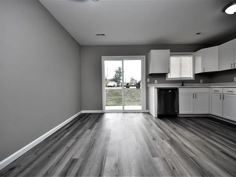Bennington Place — Photo 29