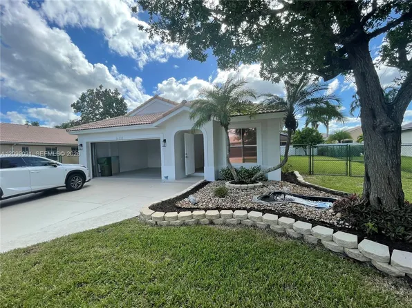 16232 SW 10th St, Hollywood, FL 33027