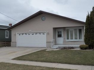 1514 S 36th St, Manitowoc, WI 54220
