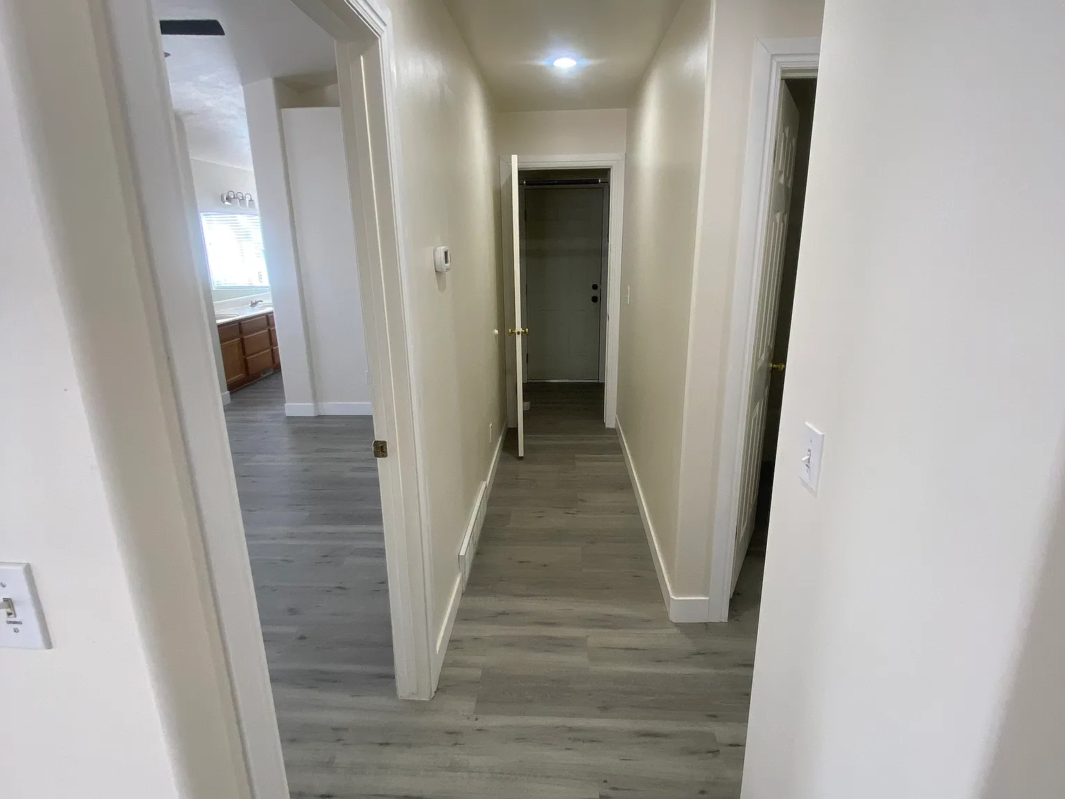 5 bed, 3308 sqft, $3,200 — Photo 2