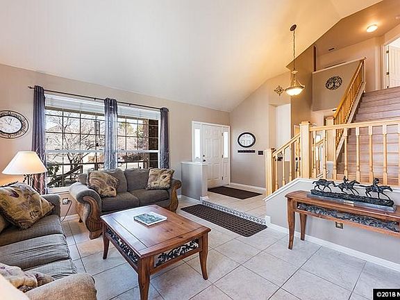 4th image of 1775 Southview Dr