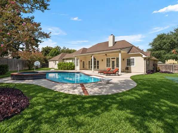 819 Blue Spring Cir, Round Rock, TX 78681