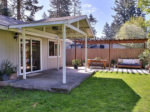 5th image of 600 NE 147th Ave