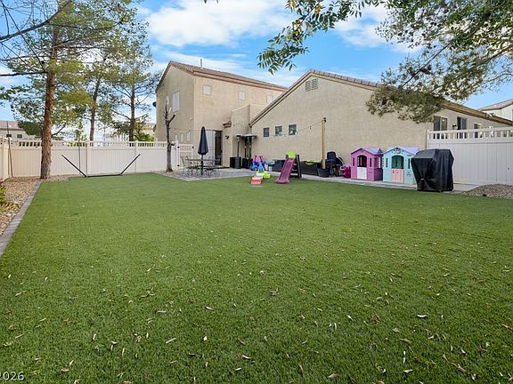 4th image of 712 Vincents Dream Ave