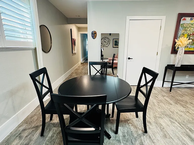 1802 Westmoor Dr #B — Photo 8