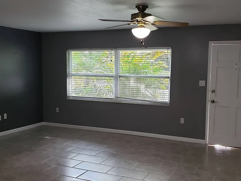 2302 Hutchinson Ave — Photo 4