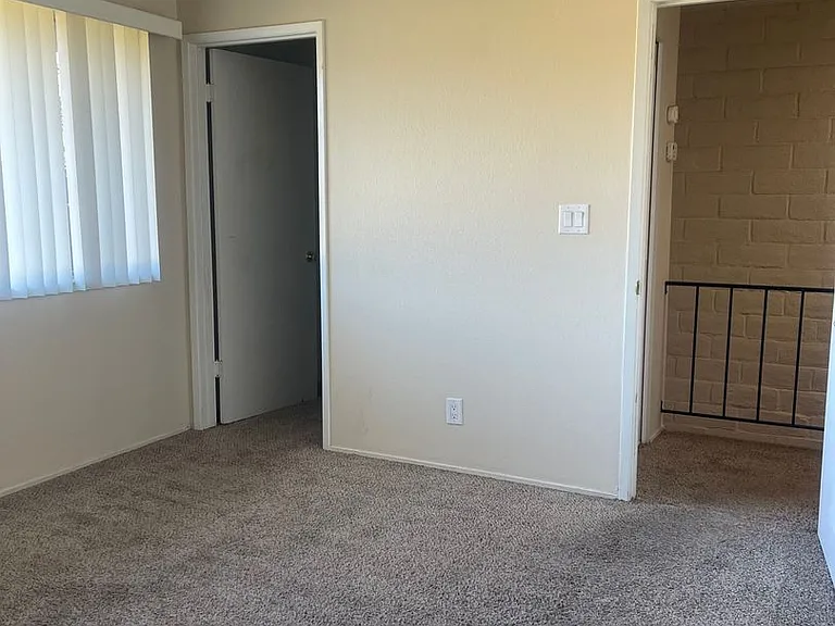 3260-3276 3306 Alexander Dr — Photo 9
