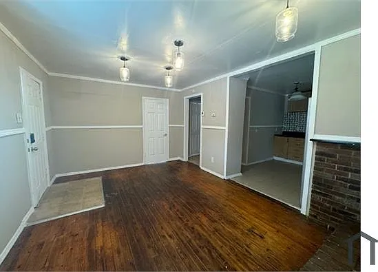 2257 Chambers Rd — Photo 3