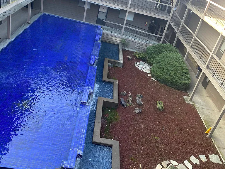 THE FORUM APARTMENTS — Photo 19