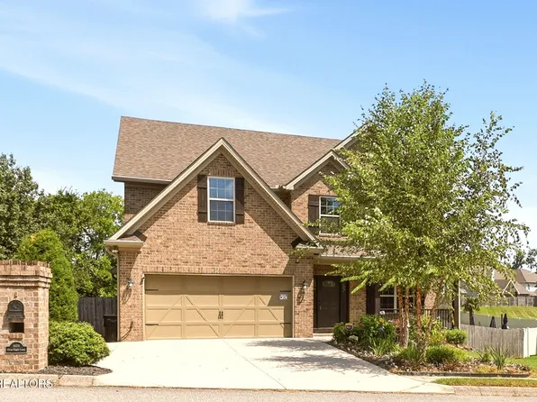 1174 Gray Eagle Ln, Knoxville, TN 37932