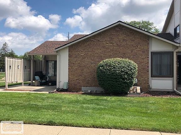 3rd image of 36027 Kingsland Ct