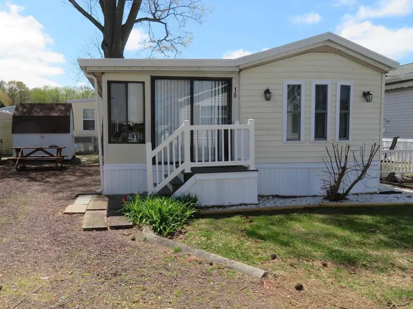 16 Deep Sea Dr, Berlin, MD 21811
