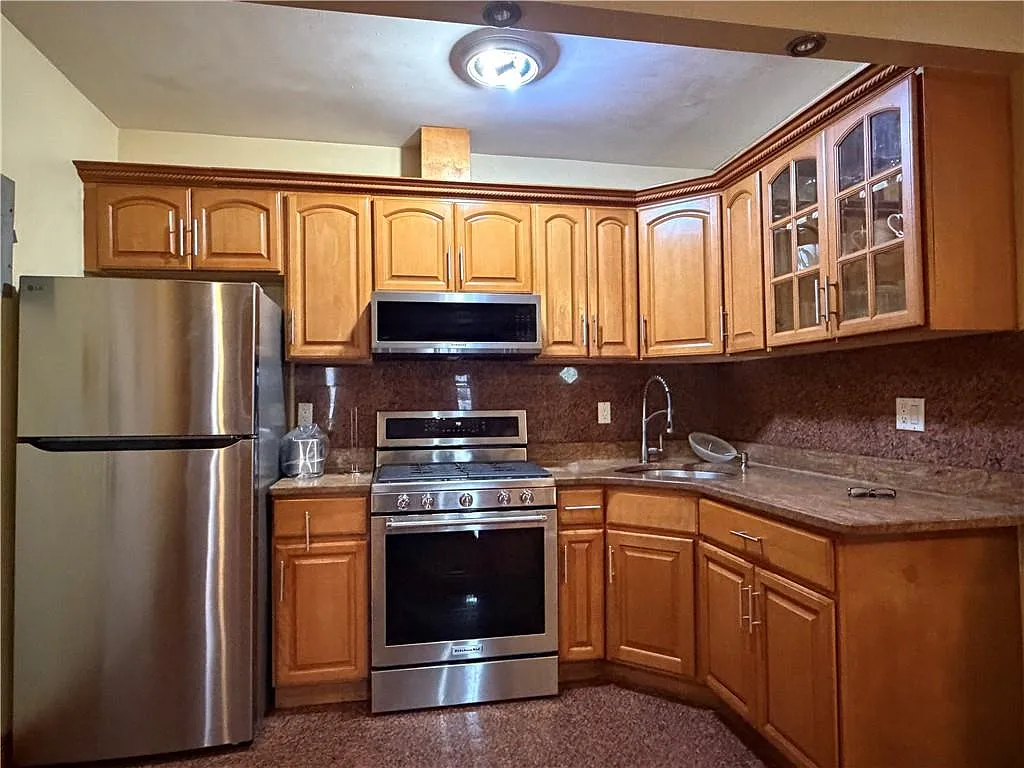 400 Lefferts Avenue — Photo 1
