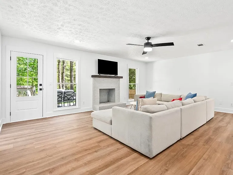 322 Cricket Ln — Photo 6