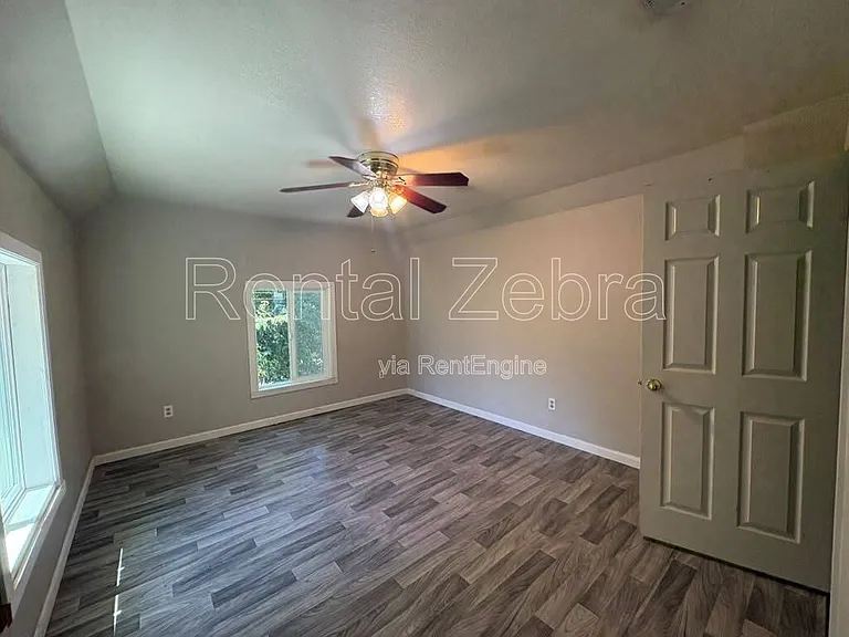 353 W 22nd St — Photo 5