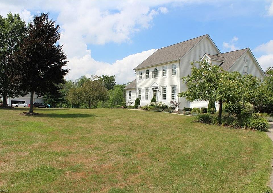 1st image of 475 Wheatfield Dr