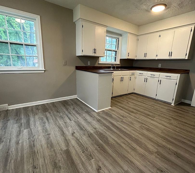 1st image of 806 N 47th St