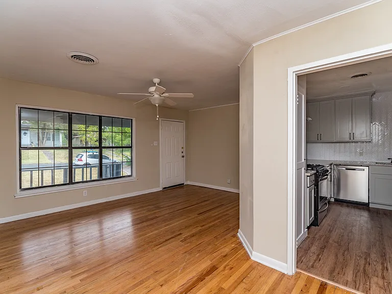 530 Sumner Dr — Photo 3