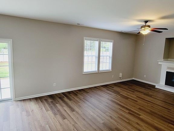 3rd image of 1044 Jade Lane
