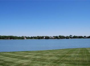 68 Watergate Dr, South Barrington, IL 60010