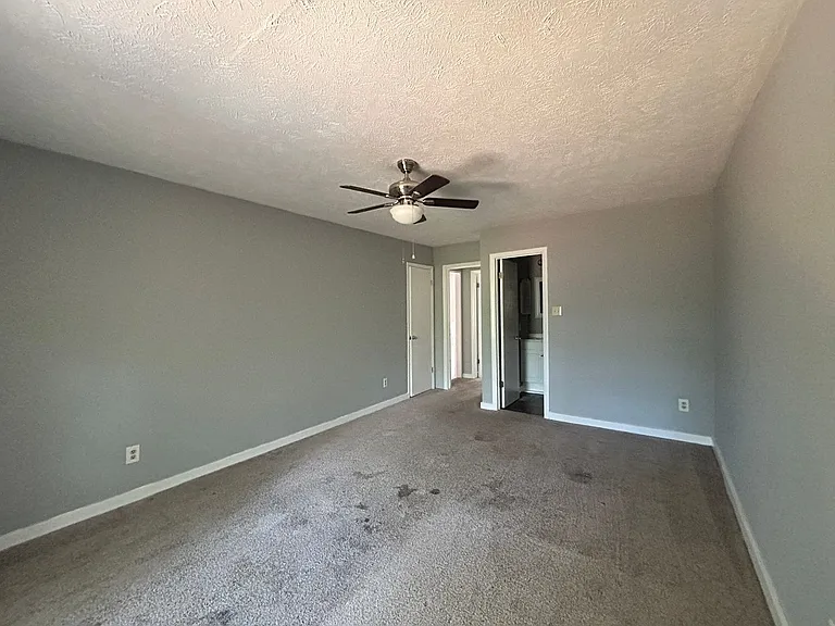 6466 Kelmscot Ct — Photo 21
