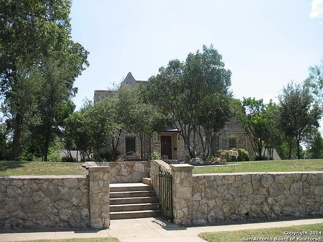 1st image of 2226 W Gramercy Pl