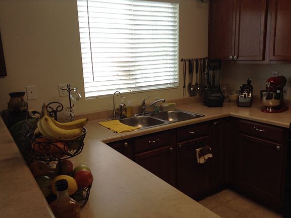 5th image of 628 Julian Ave