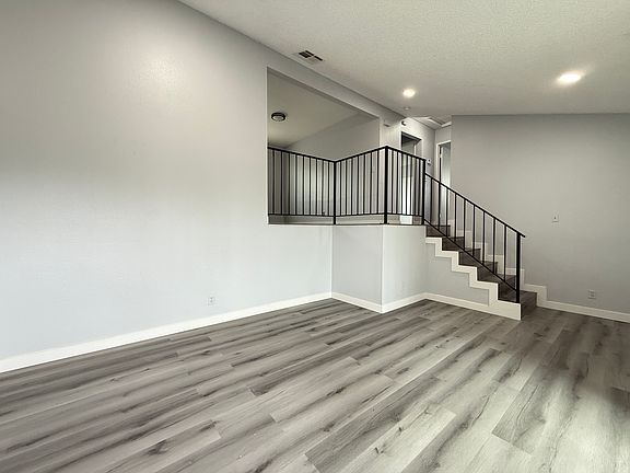 2nd image of 4106 Walnut Grove Ave #5