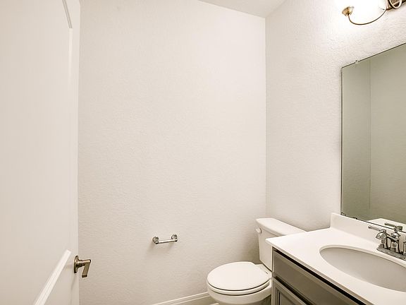 5th image of 105 White Aster Ct
