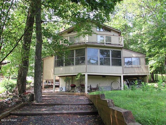 3rd image of 168 N Lake Dr