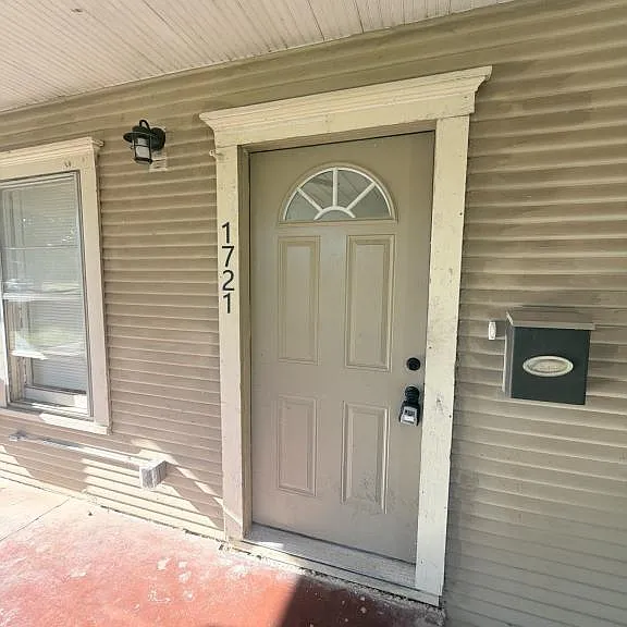 1721 Elizabeth Ave — Photo 3