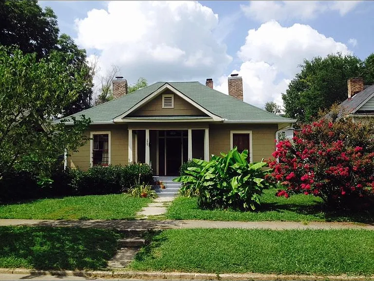 1905 Jefferson Ave — Photo 1
