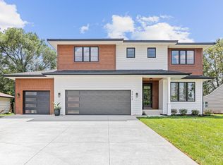 3905 W 58th St, Edina, MN 55424
