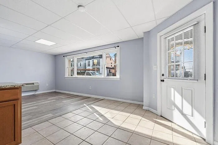 2 bed, 1.0 bath, $1,200 — Photo 2
