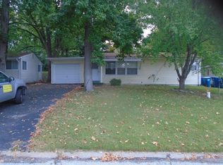 40 Westdell Dr, Saint Louis, MO 63136