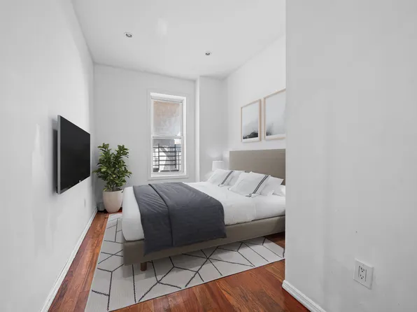 1323 Sutter Avenue image 7 of 50