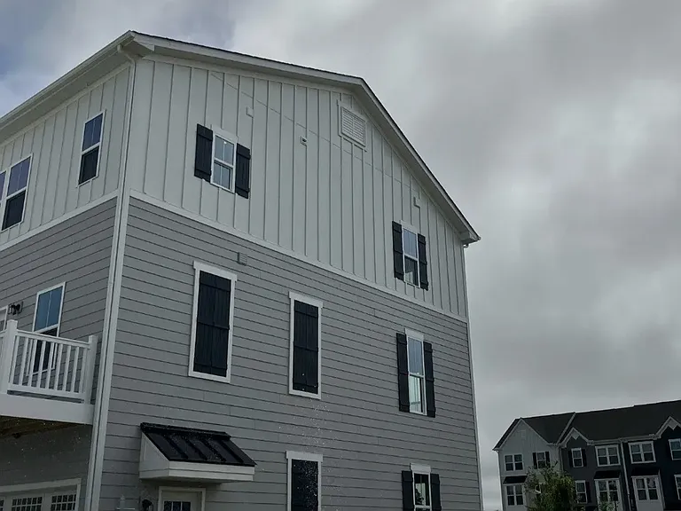 210 Fost Blvd — Photo 2