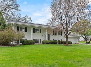 6972 Hickory Dr NE, Fridley, MN 55432