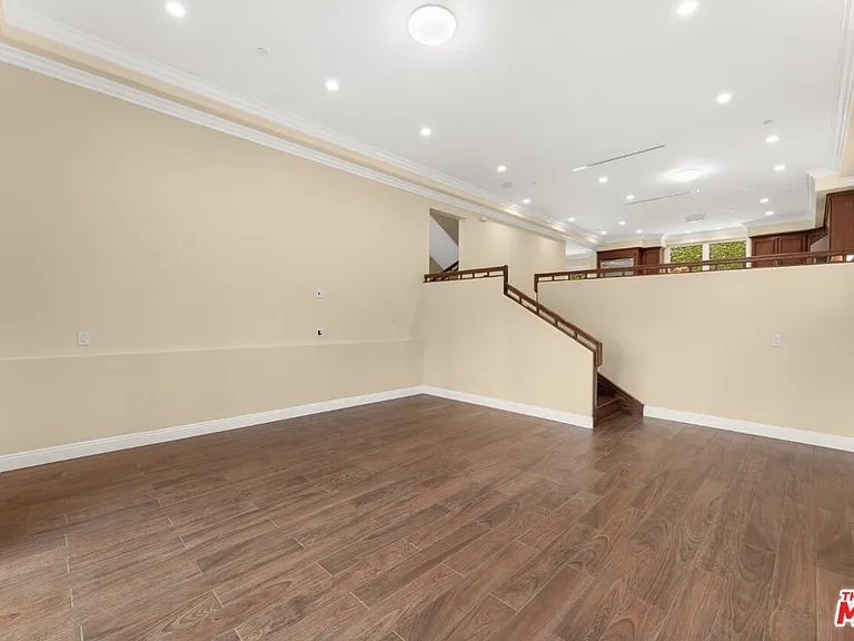 1630 Bridgeport Dr — Photo 3