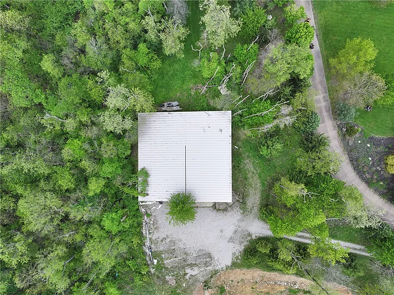 215 Hawk Hill Dr — Photo 19