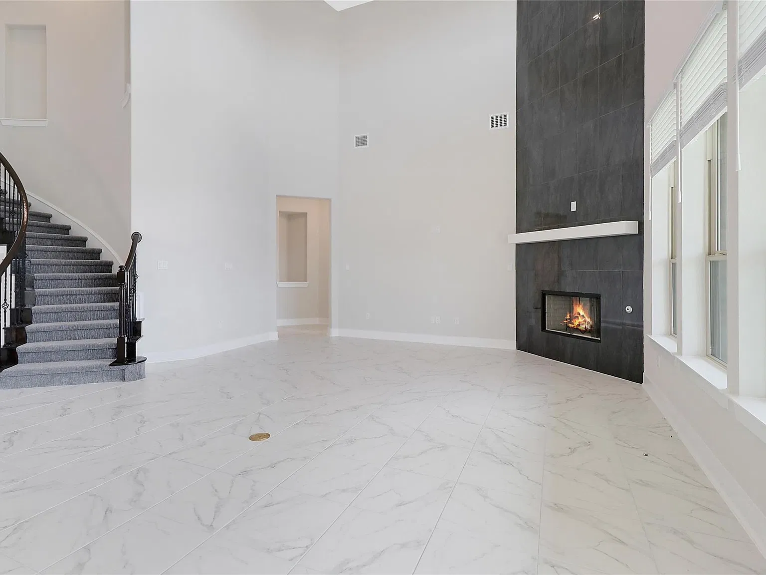 4 bed, 3.5 bath, 3464 sqft, $3,600 — Photo 2