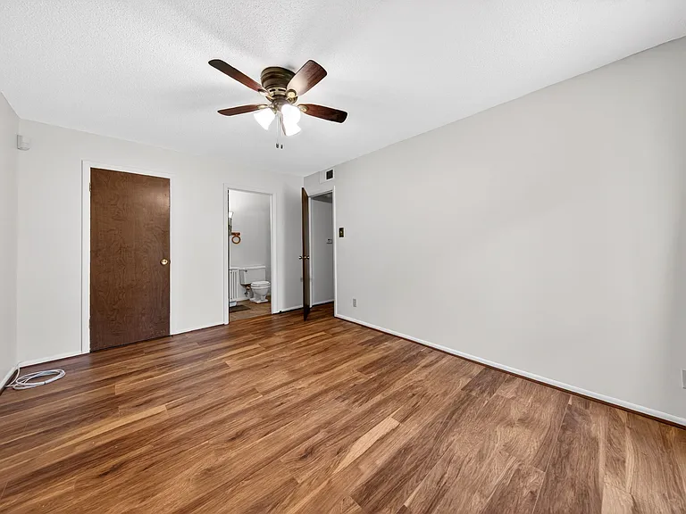 11166 Whispering Oaks Dr — Photo 3
