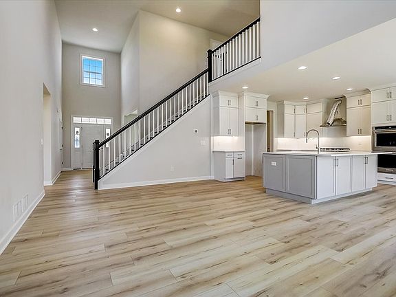 Photos Content may vary