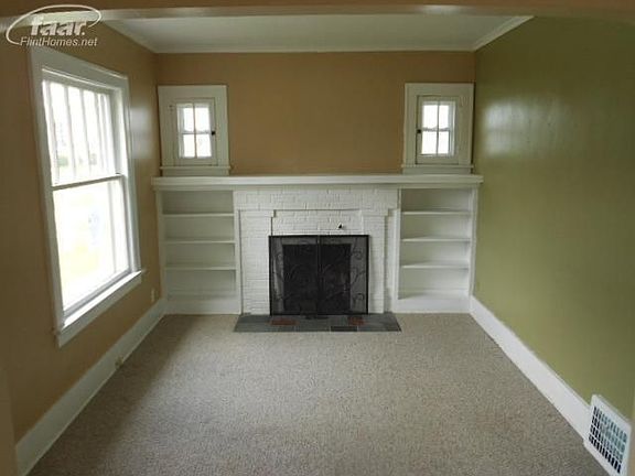 Gas fireplace