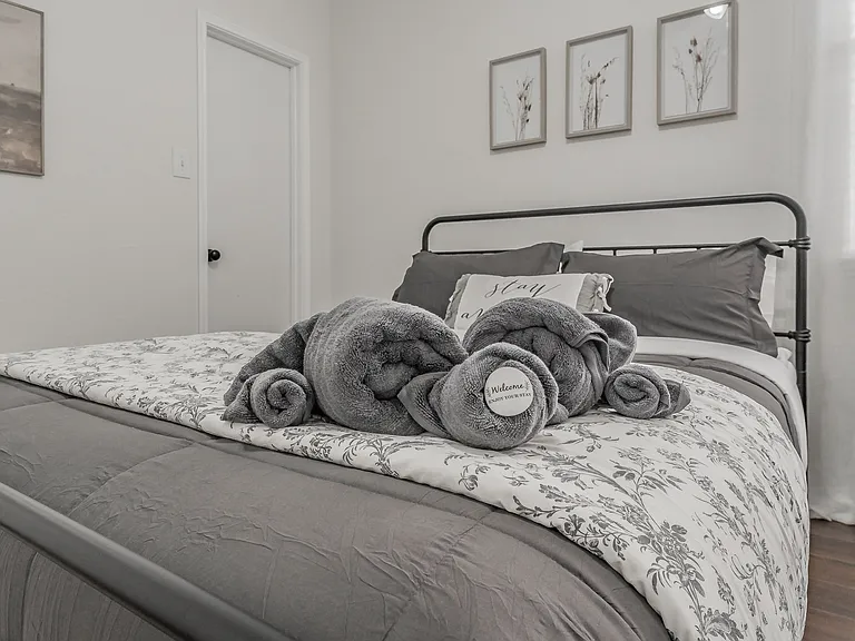 2304 Hickory Ct — Photo 21